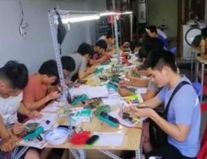 Hình ảnh học viên khóa 2 thực hành thực tế trên board mạch 8 tiếng trên 1 ngày